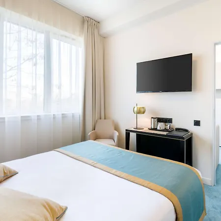 Western Journel Paris Sud 3* Ris-Orangis