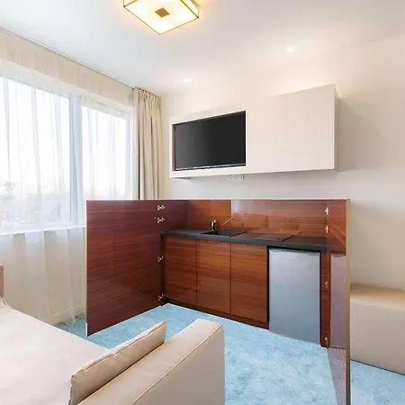 Hotel Western Journel Paris Sud 3*