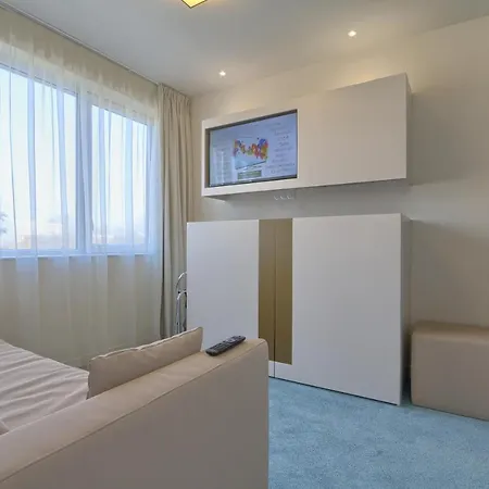 Western Journel Paris Sud Hotel